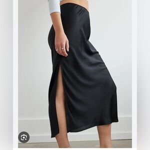 American Eagle x Maddie and Kenzie Ziegler satin midi skirt. Xs